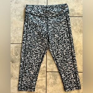 Under Armour leggings - size medium